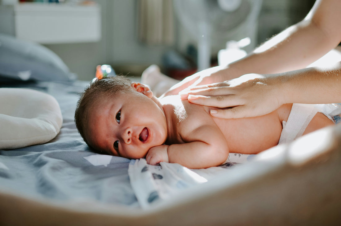 Yoga bébé après tétée : 10 minutes pour faciliter la digestion