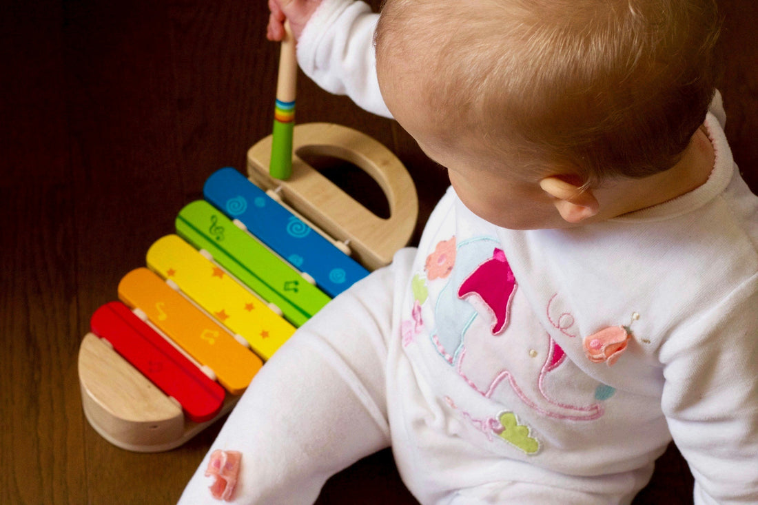 Eveil musical bébé
