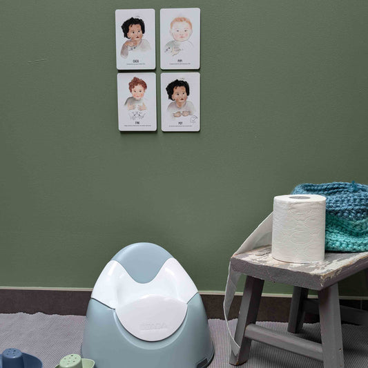 Bébé signe aux toilettes : accompagner la continence