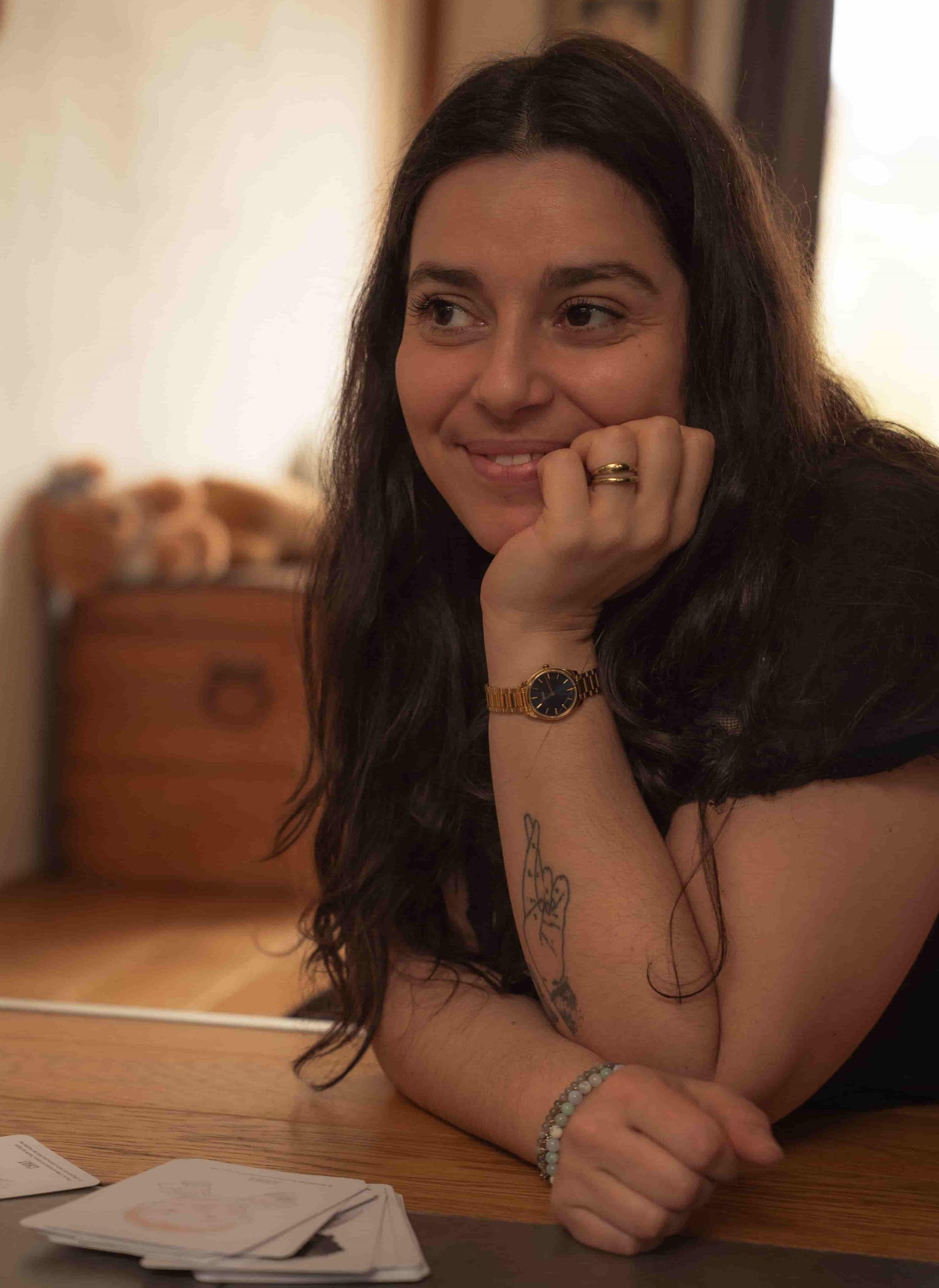 Clara créatrice des cartes signer avec bébé