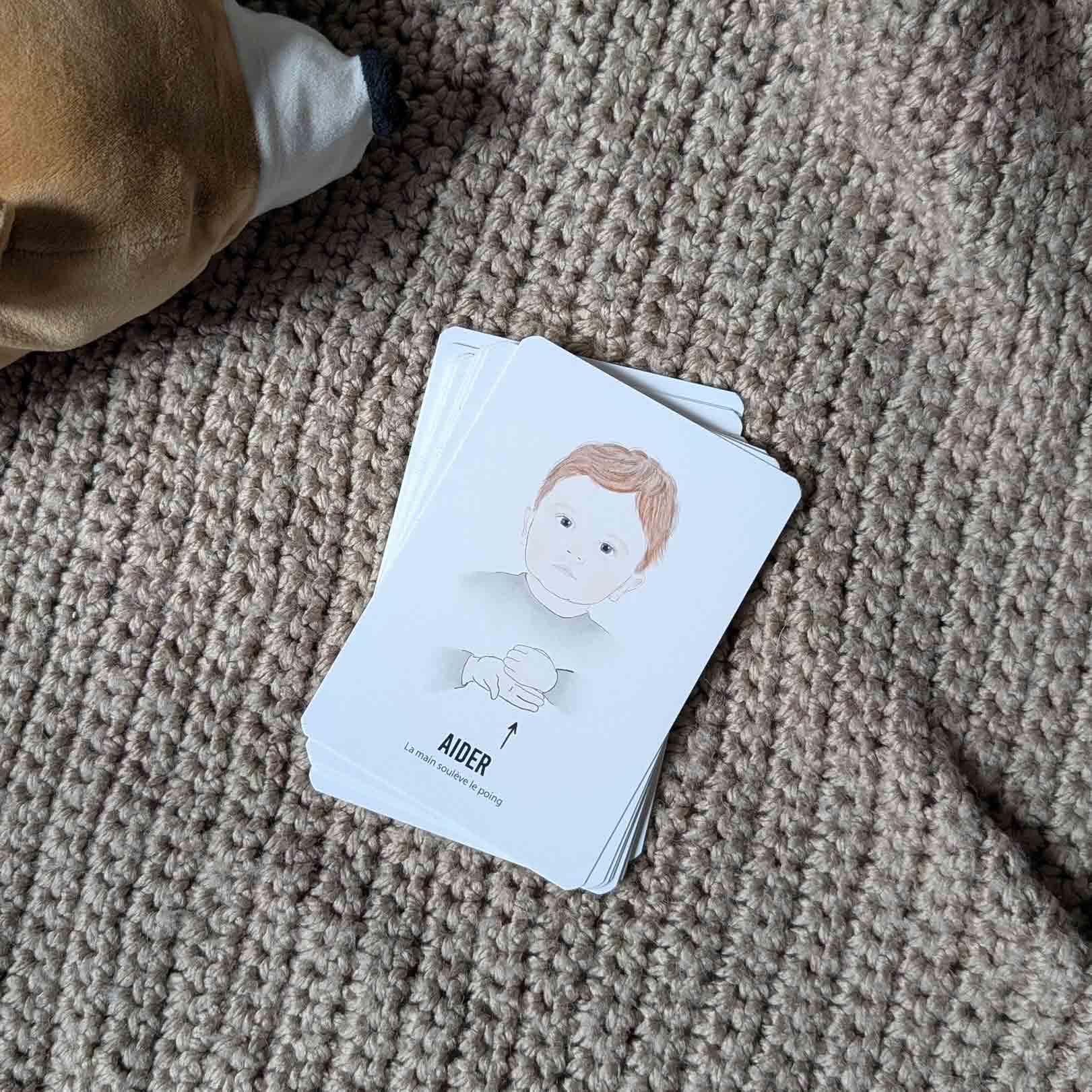 carte bébé signe aider
