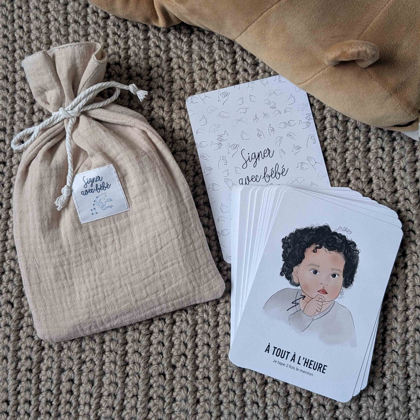 Cartes bébé signe signer avec bébé présentés avec leur pochon lin gaze de coton 