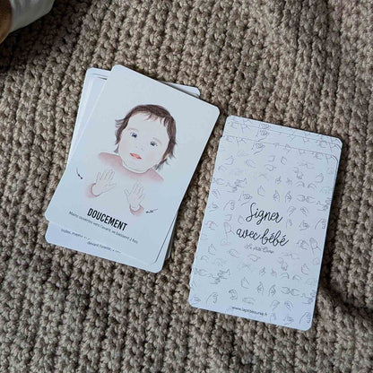 carte bébé signe doucement